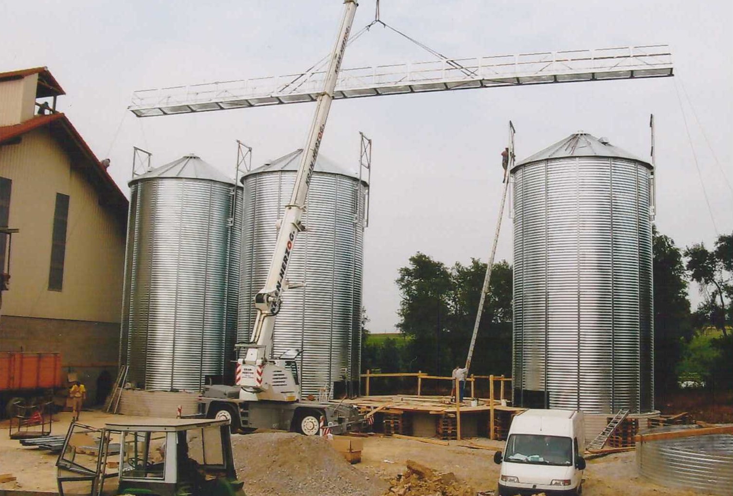 2005 – Installation Außensilos